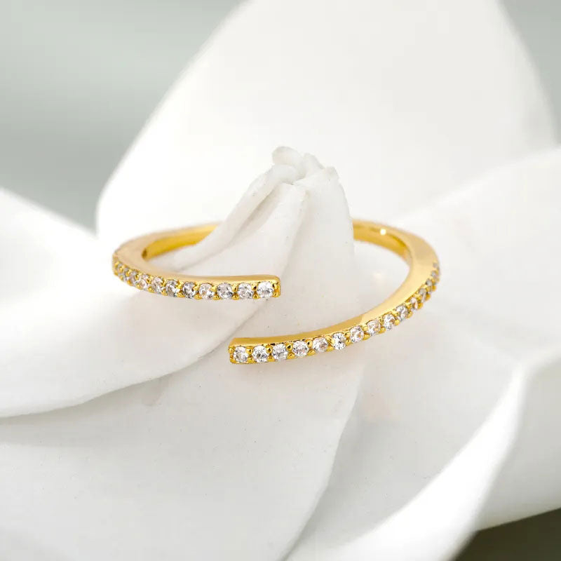 Evelyn | Classic Zirconia Ring 18K Gold