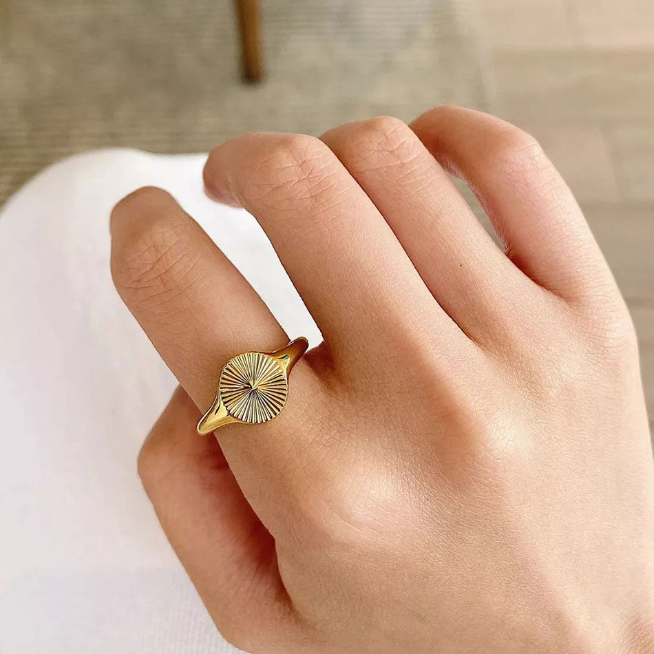 Evelyn | Sunburst Ring 18K Gold