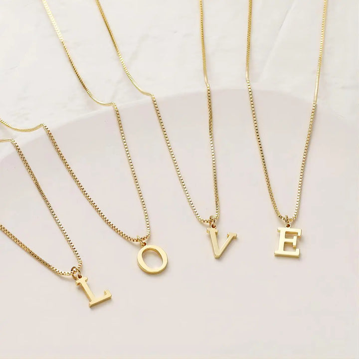Evelyn | Initials Necklace in 18K Gold