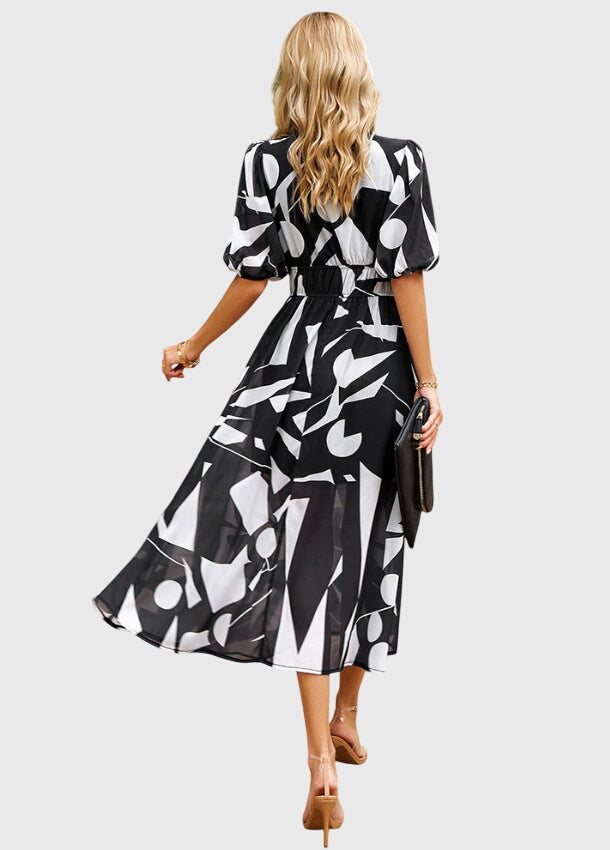 Evelyn | Flattering Floral Midi Dress