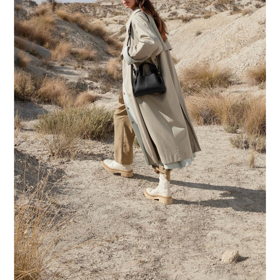 Evelyn | Stylish Travel Companion