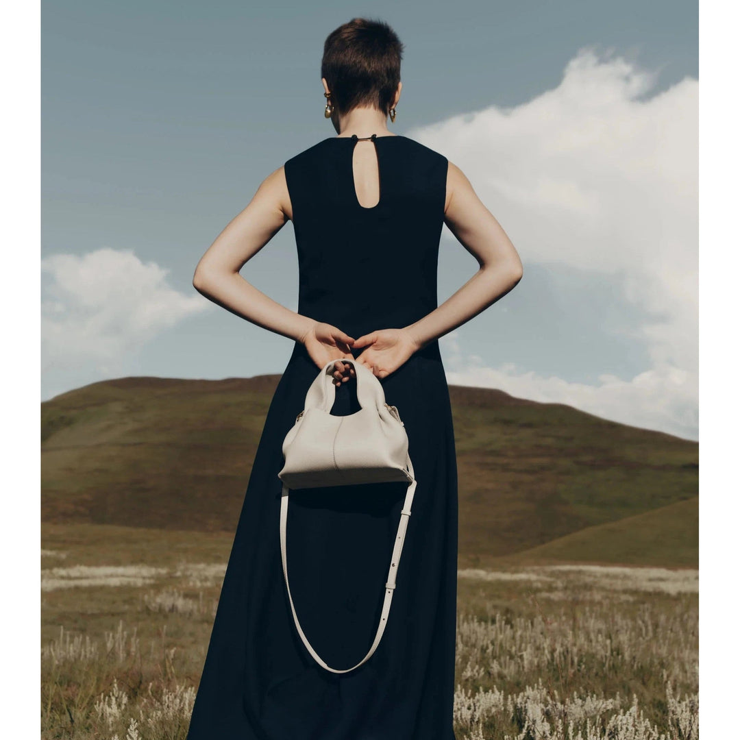 Evelyn | Stylish Travel Companion