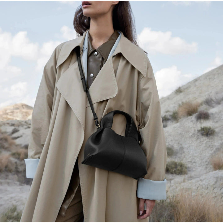 Evelyn | Stylish Travel Companion