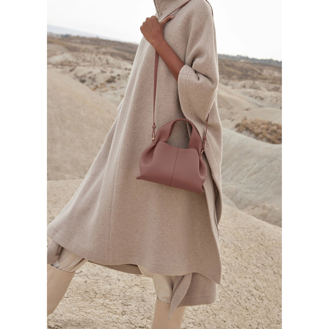 Evelyn | Stylish Travel Companion