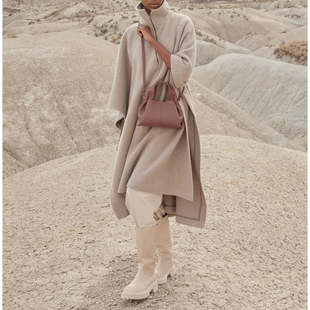 Evelyn | Stylish Travel Companion