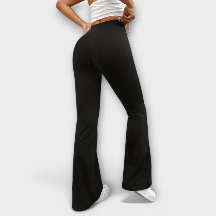 Evelyn | Relaxed Pants with Flared Leg