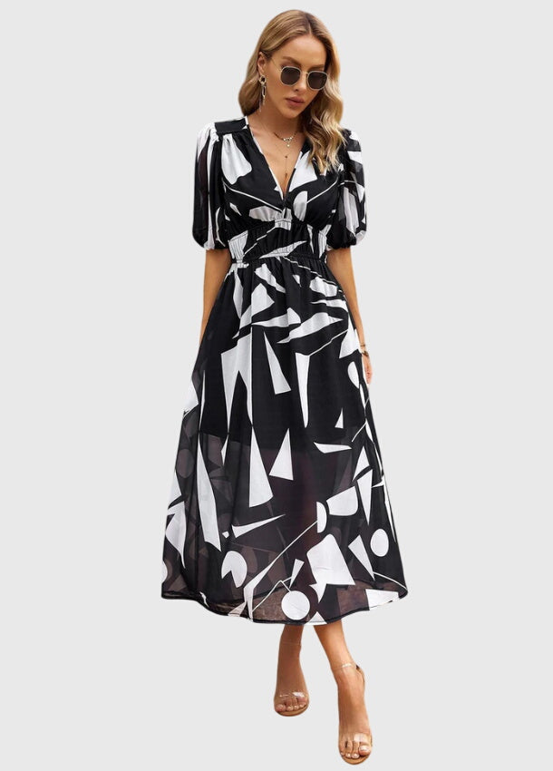 Evelyn | Flattering Floral Midi Dress