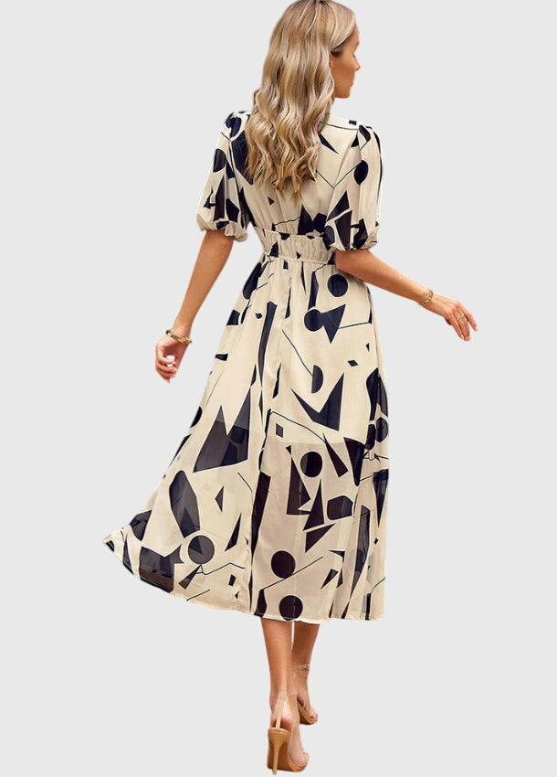 Evelyn | Flattering Floral Midi Dress