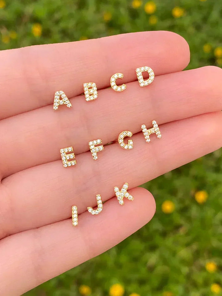 Evelyn | Letter Earrings 18k Gold